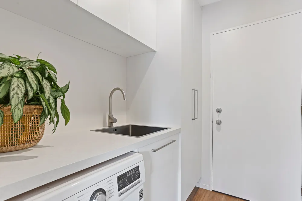 Photos of 15A Kaiwara Street