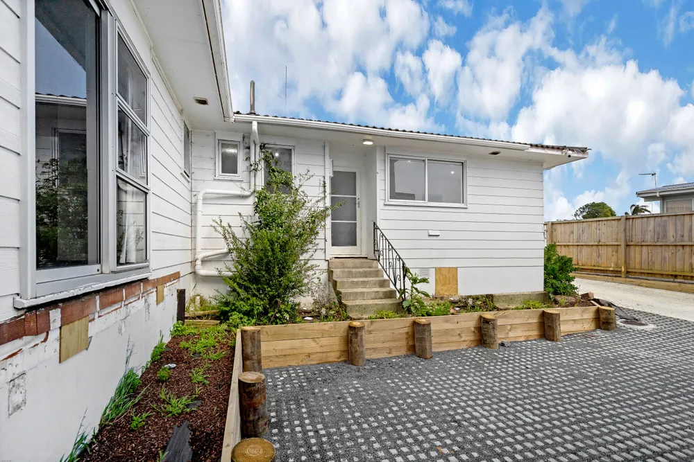 Photos of 37 McDivitt Street