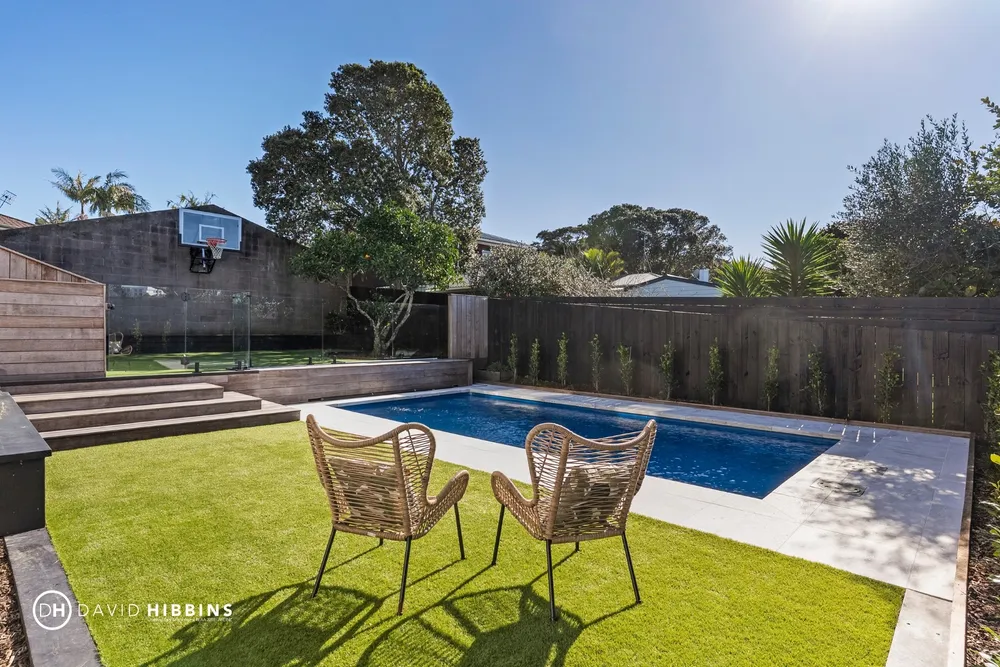 Photos of 11 Stanaway Street