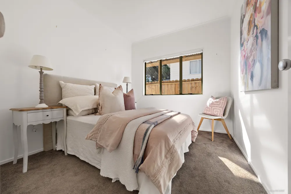 Photos of 222C Moore Street