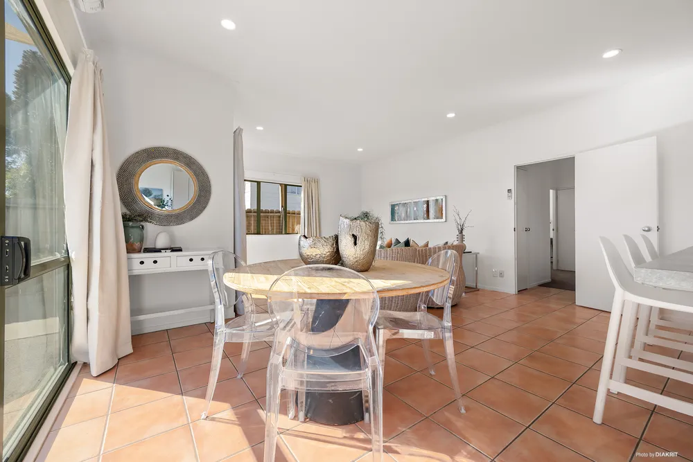 Photos of 222C Moore Street