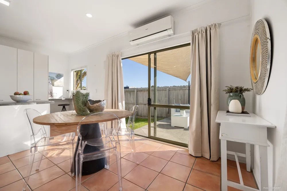 Photos of 222C Moore Street