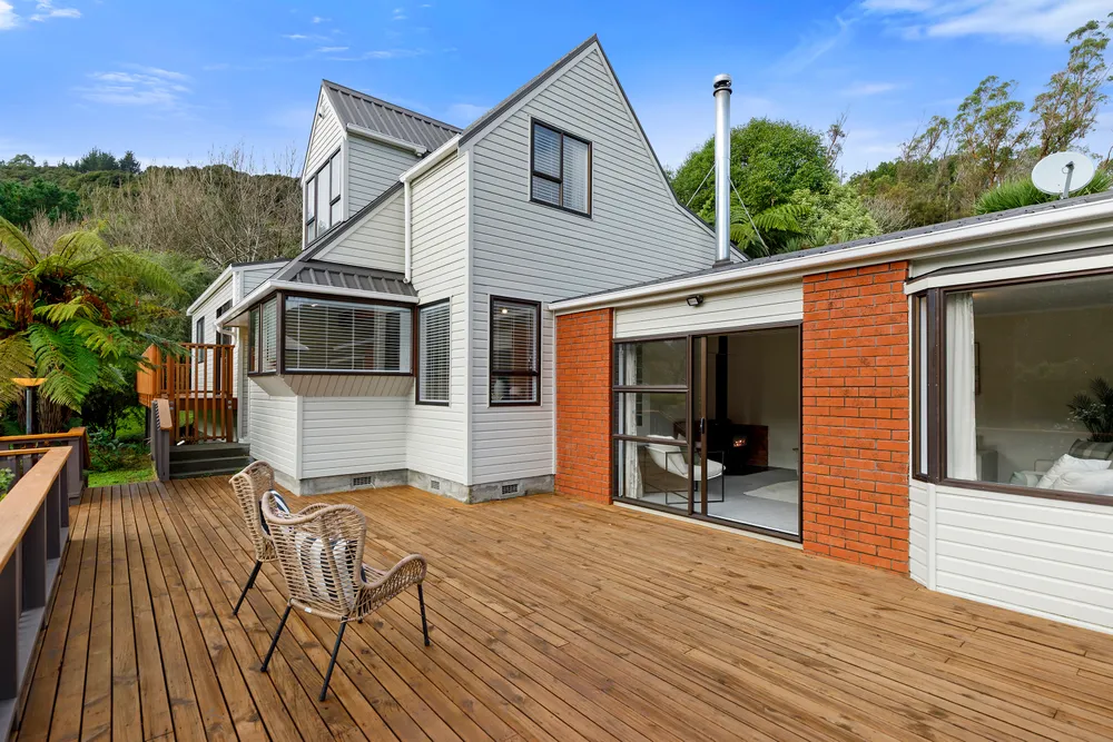Photos of 136 Moores Valley Road