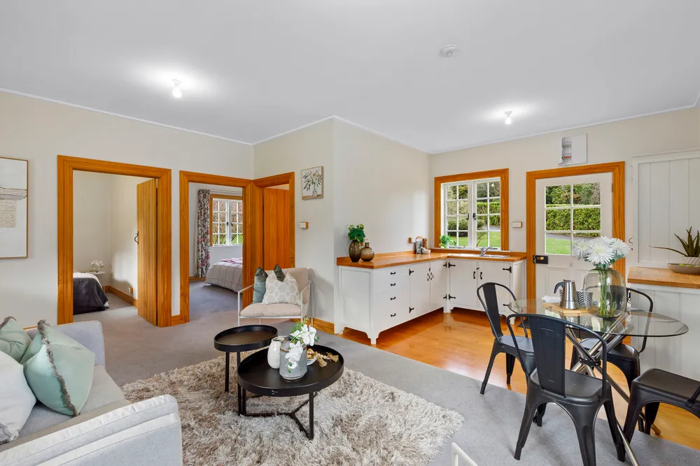 Photos of 136 Moores Valley Road