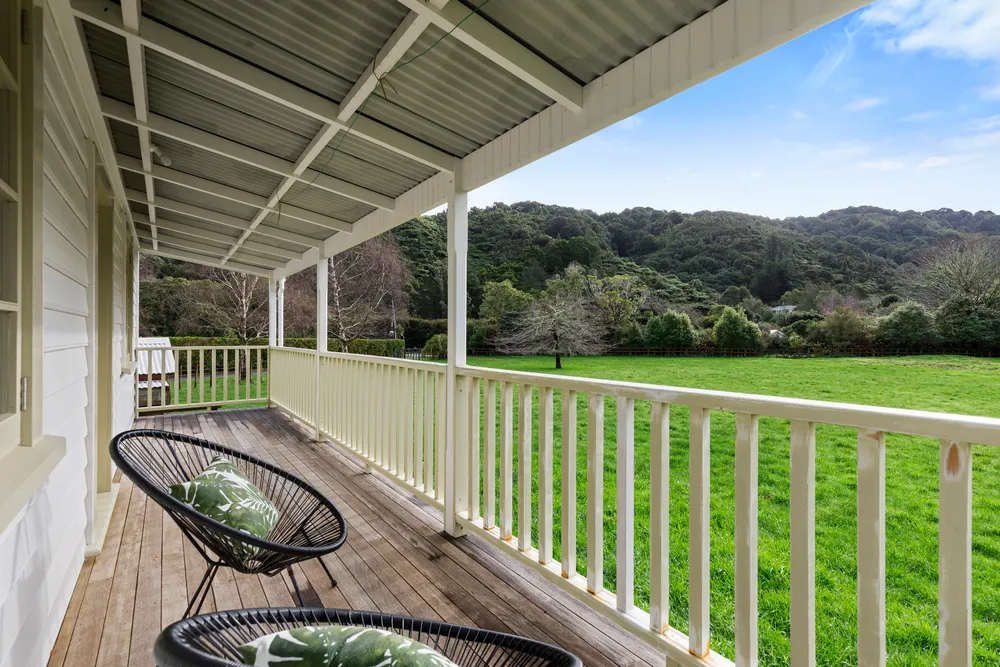 Photos of 136 Moores Valley Road