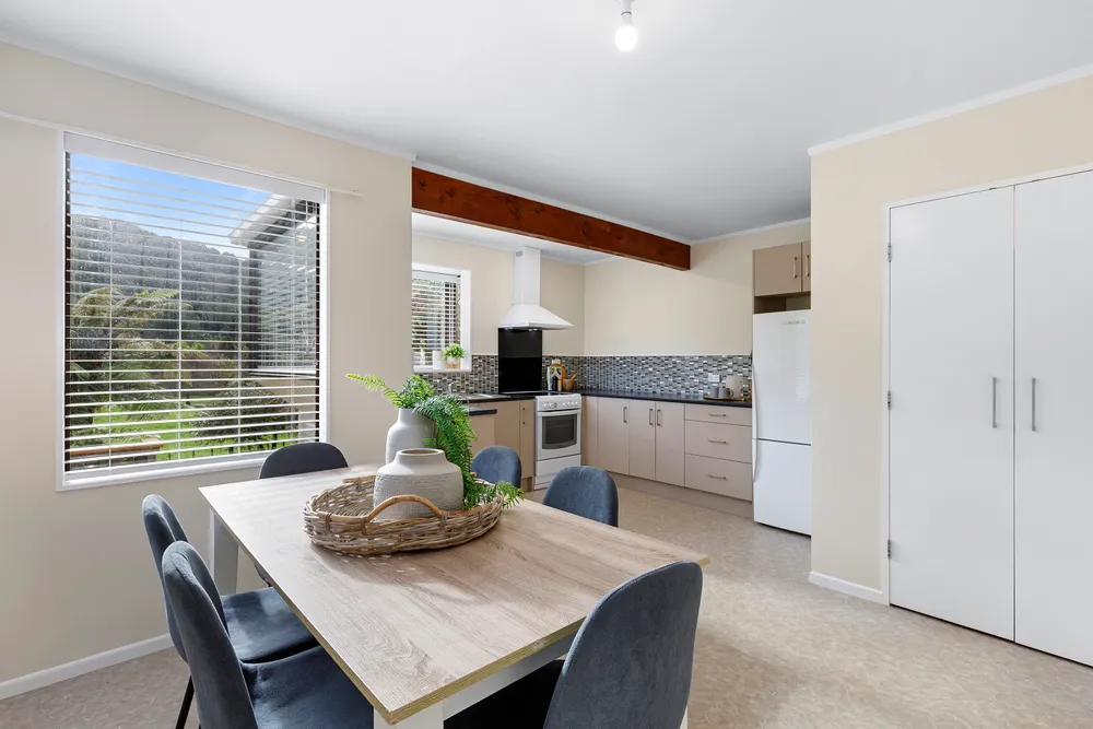 Photos of 136 Moores Valley Road