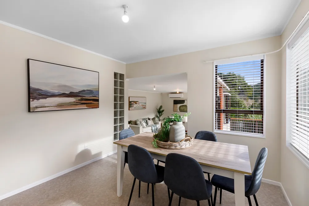 Photos of 136 Moores Valley Road
