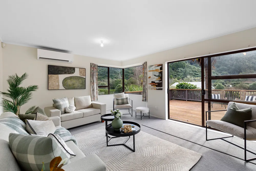 Photos of 136 Moores Valley Road