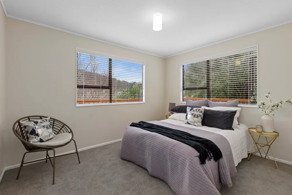 Photos of 136 Moores Valley Road