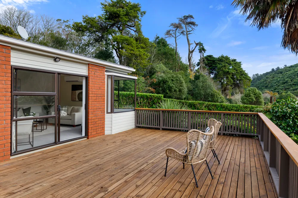 Photos of 136 Moores Valley Road