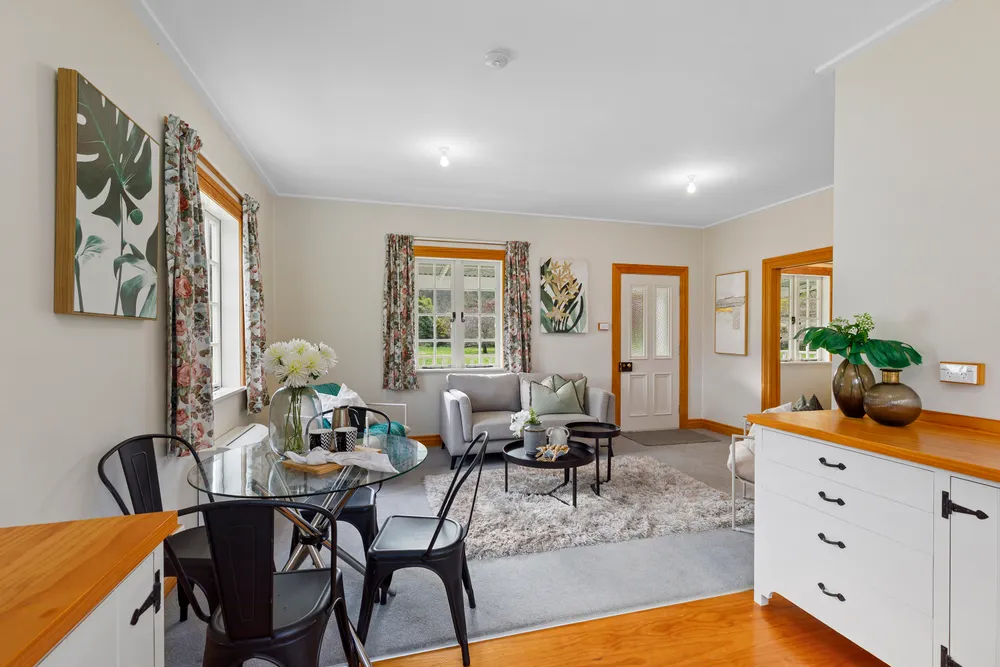 Photos of 136 Moores Valley Road