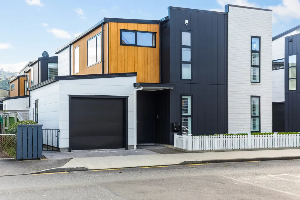 Photos of 136 Moores Valley Road