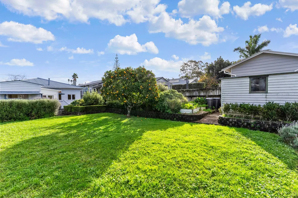 Photos of 60 Kelmarna Avenue