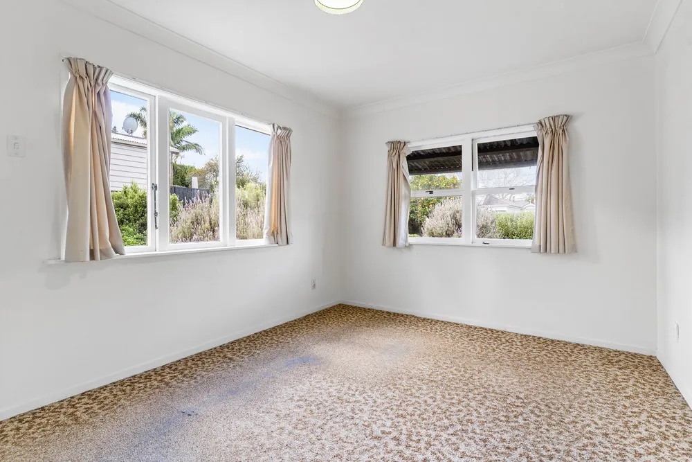 Photos of 60 Kelmarna Avenue