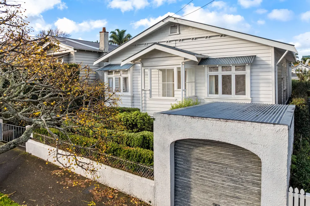 Photos of 60 Kelmarna Avenue