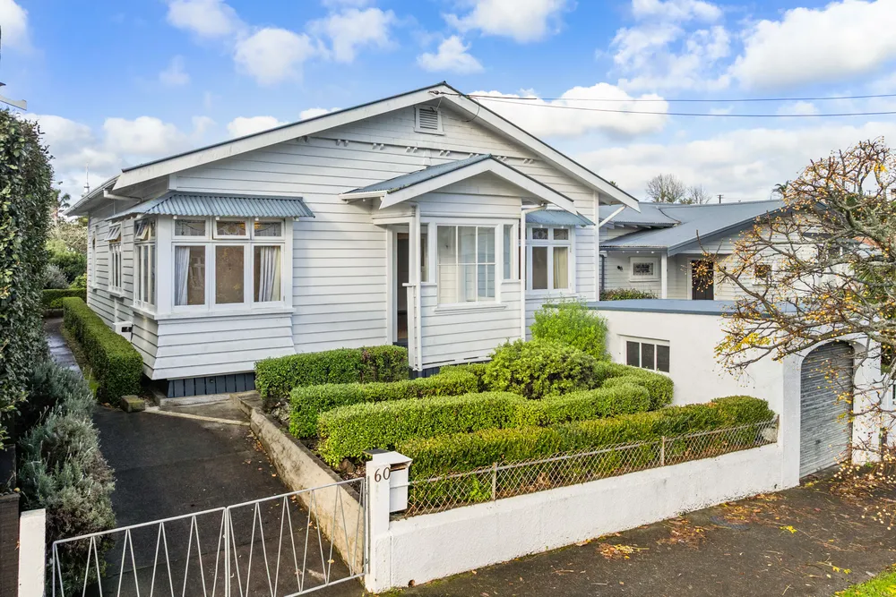 Photos of 60 Kelmarna Avenue