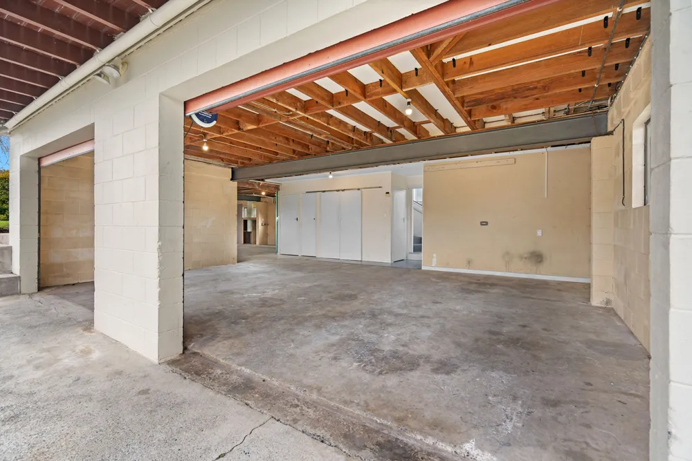 Photos of 9 Tauraroa Road