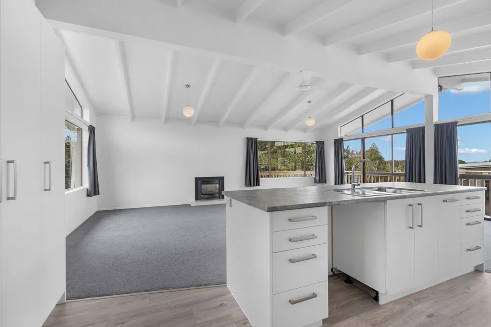 Photos of 9 Tauraroa Road