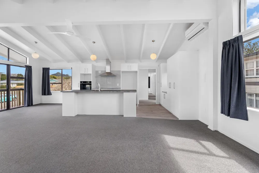 Photos of 9 Tauraroa Road