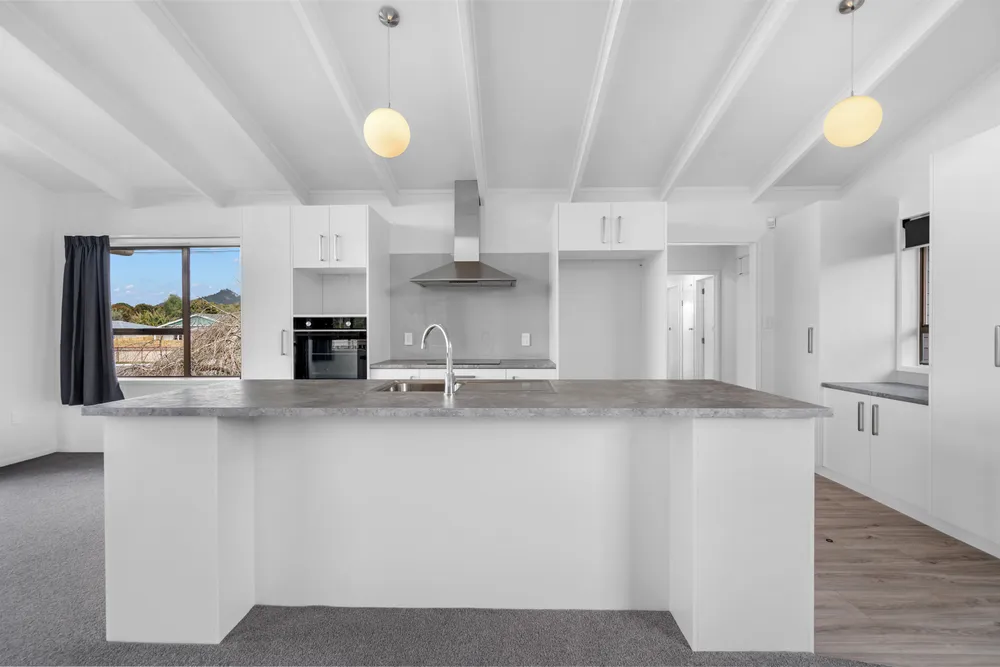 Photos of 9 Tauraroa Road