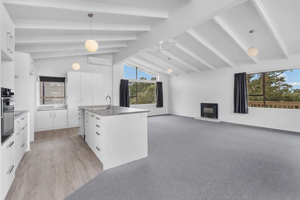 Photos of 9 Tauraroa Road