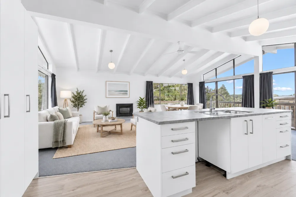 Photos of 9 Tauraroa Road