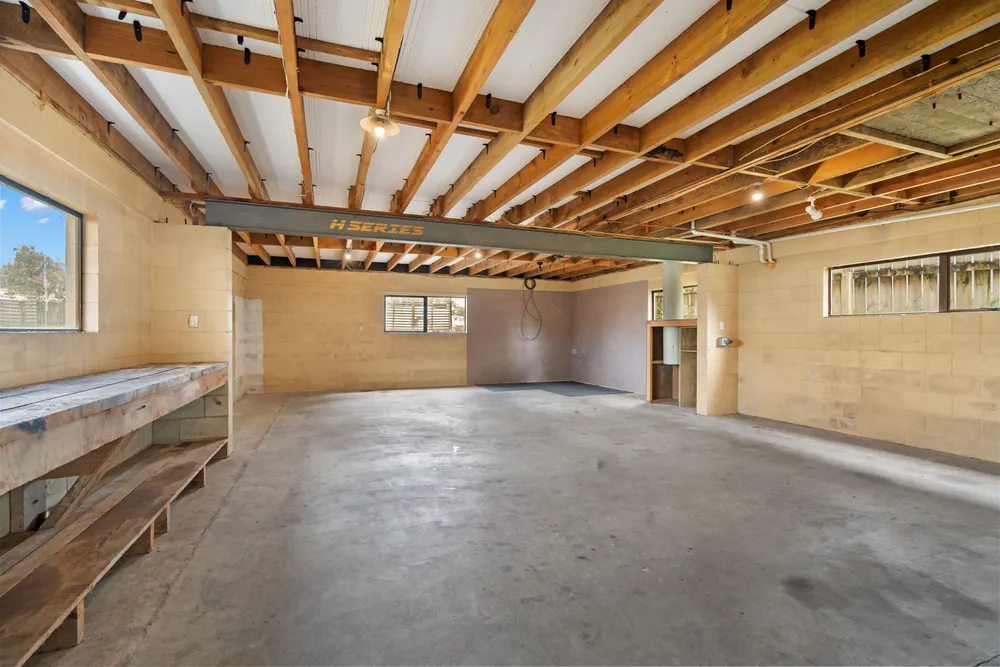 Photos of 9 Tauraroa Road