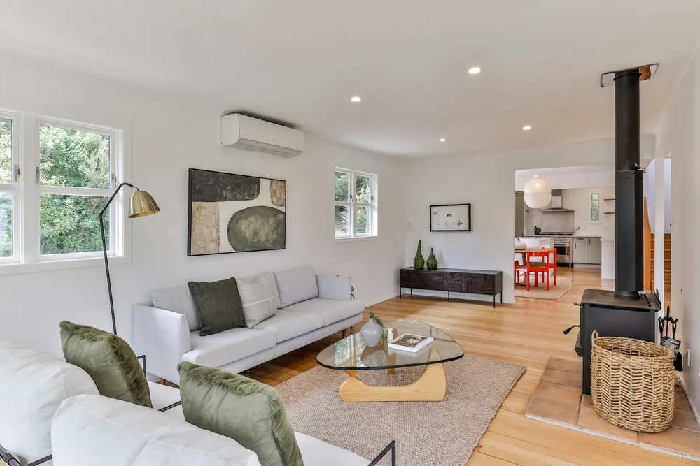 Photos of 665 South Titirangi Road