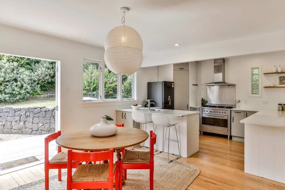Photos of 665 South Titirangi Road