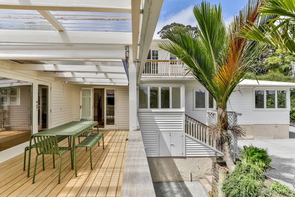 Photos of 665 South Titirangi Road