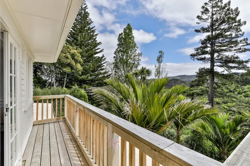 Photos of 665 South Titirangi Road