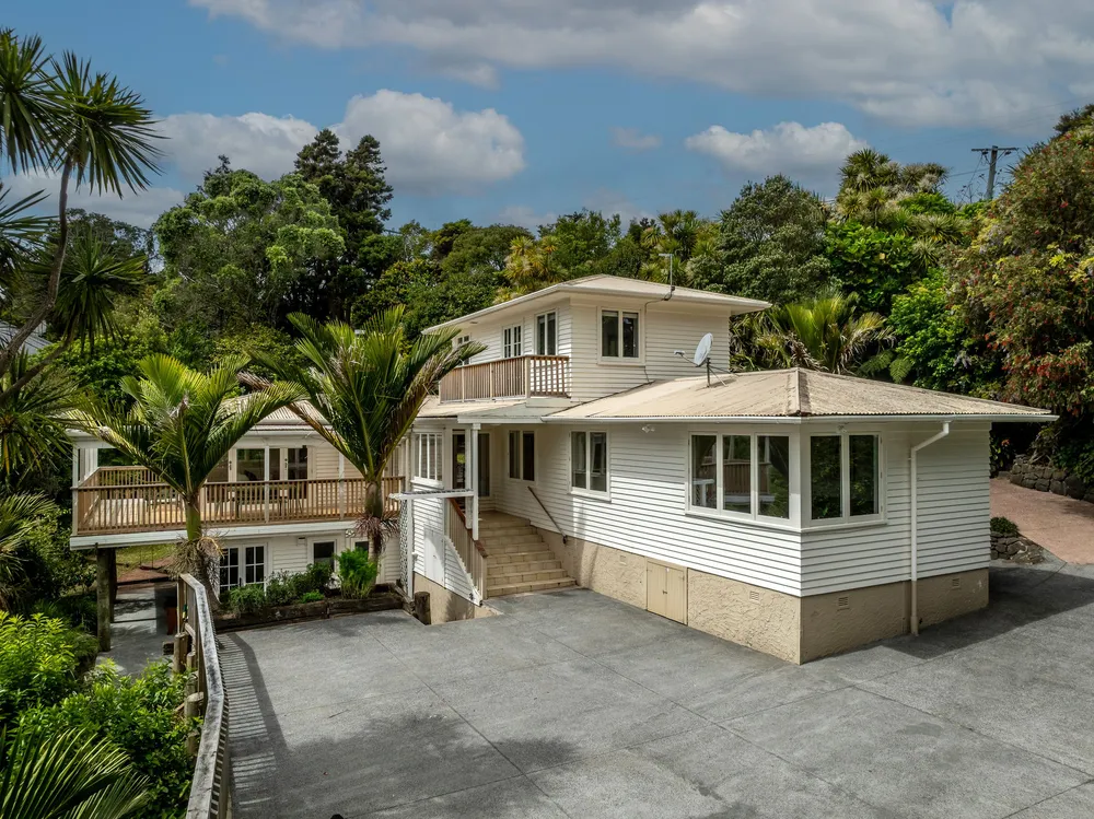 Photos of 665 South Titirangi Road