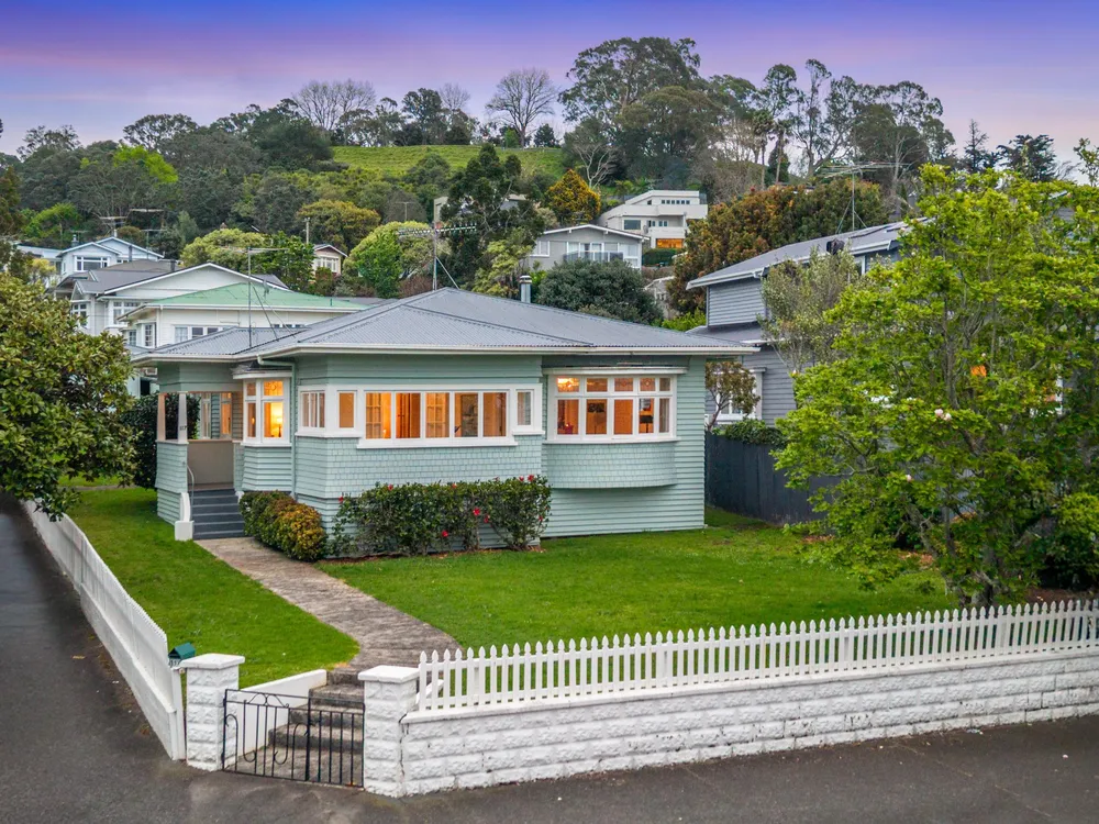 Photos of 117 Mount Albert Road
