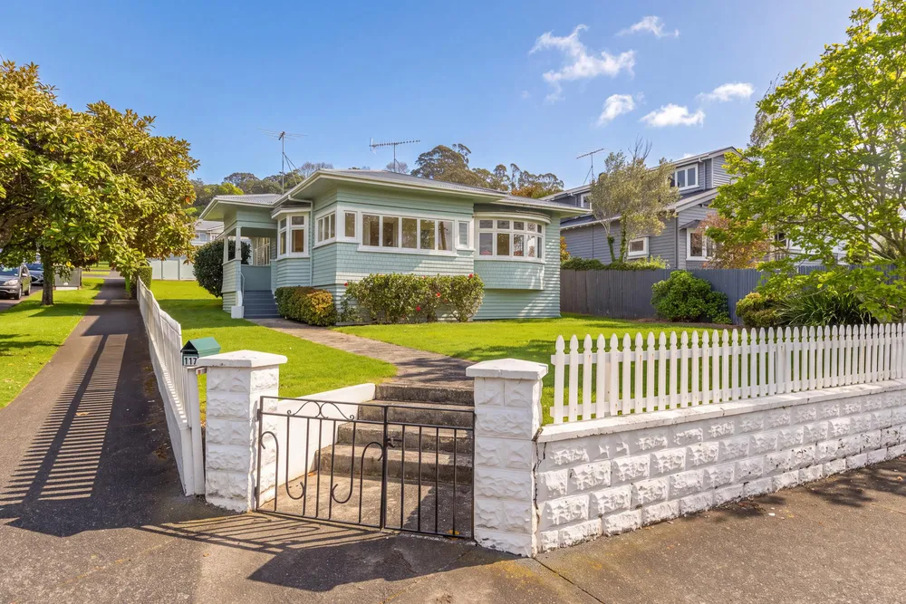 Photos of 117 Mount Albert Road