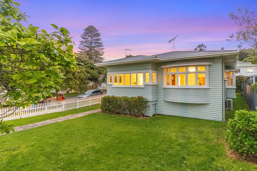 Photos of 117 Mount Albert Road