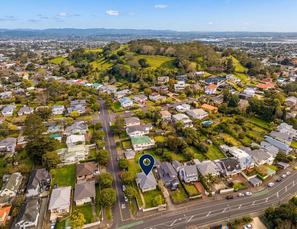 Photos of 117 Mount Albert Road
