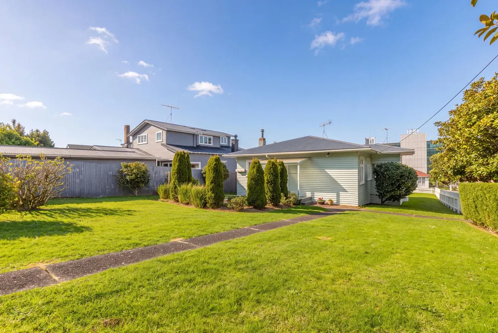 Photos of 117 Mount Albert Road