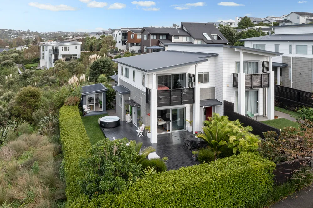 Photos of 4 Te Oneroa Way