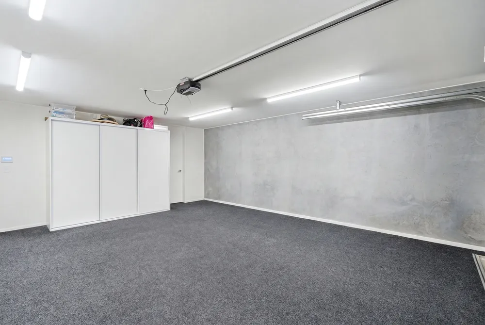 Photos of 30A Gracefield Avenue