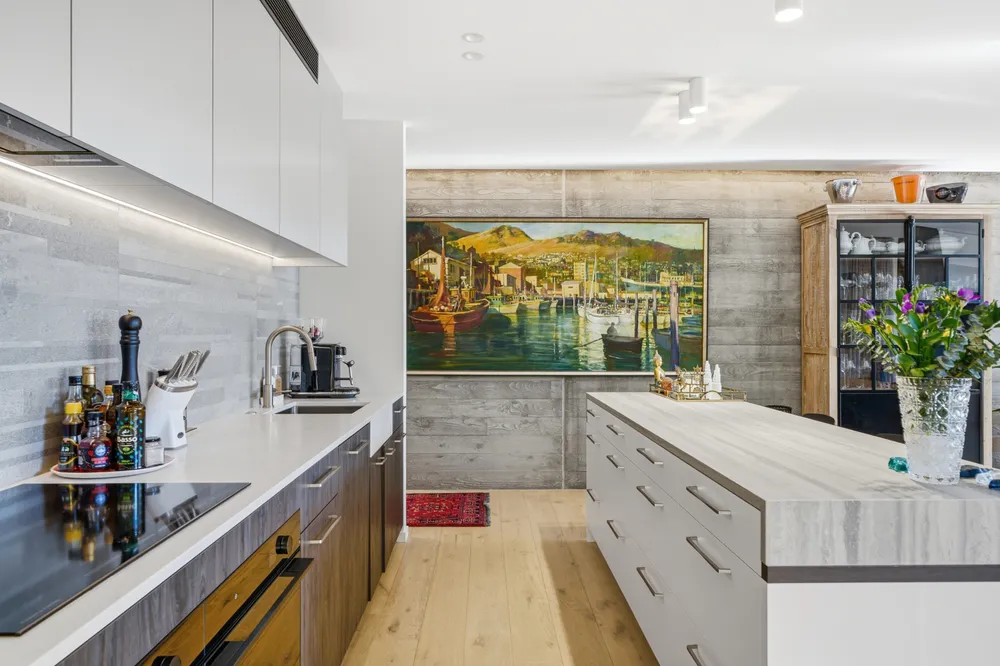 Photos of 30A Gracefield Avenue