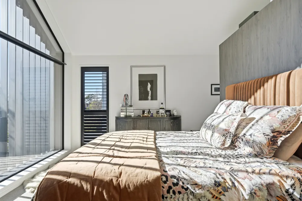 Photos of 30A Gracefield Avenue