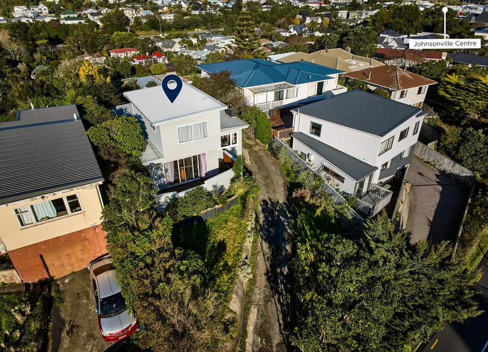 Photos of 34 Bassett Road