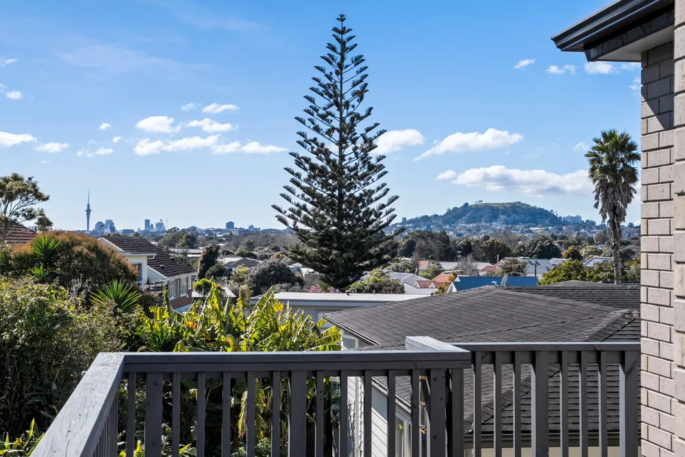 Photos of 298A Mount Albert Road