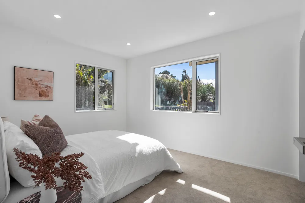 Photos of 298A Mount Albert Road