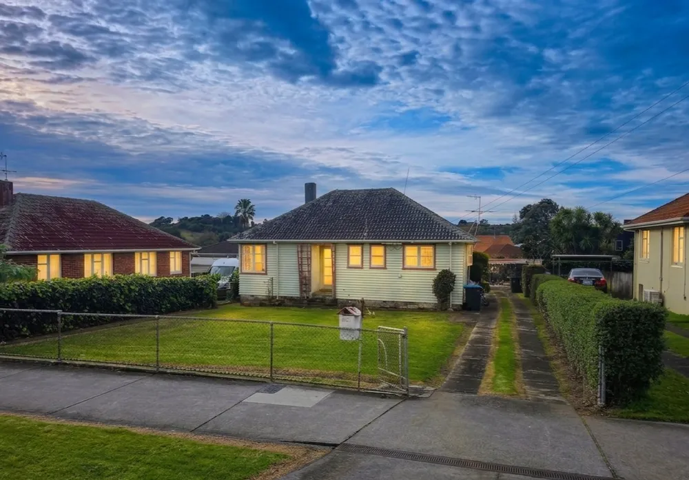 Photos of 155 Meadowbank Road