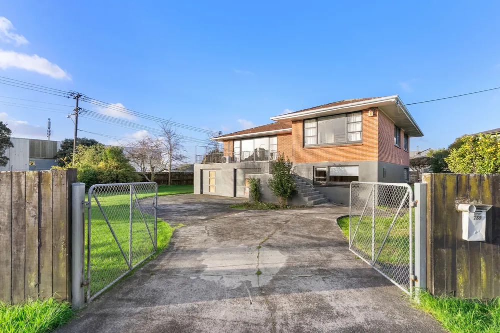 Photos of 739 Te Atatu Road