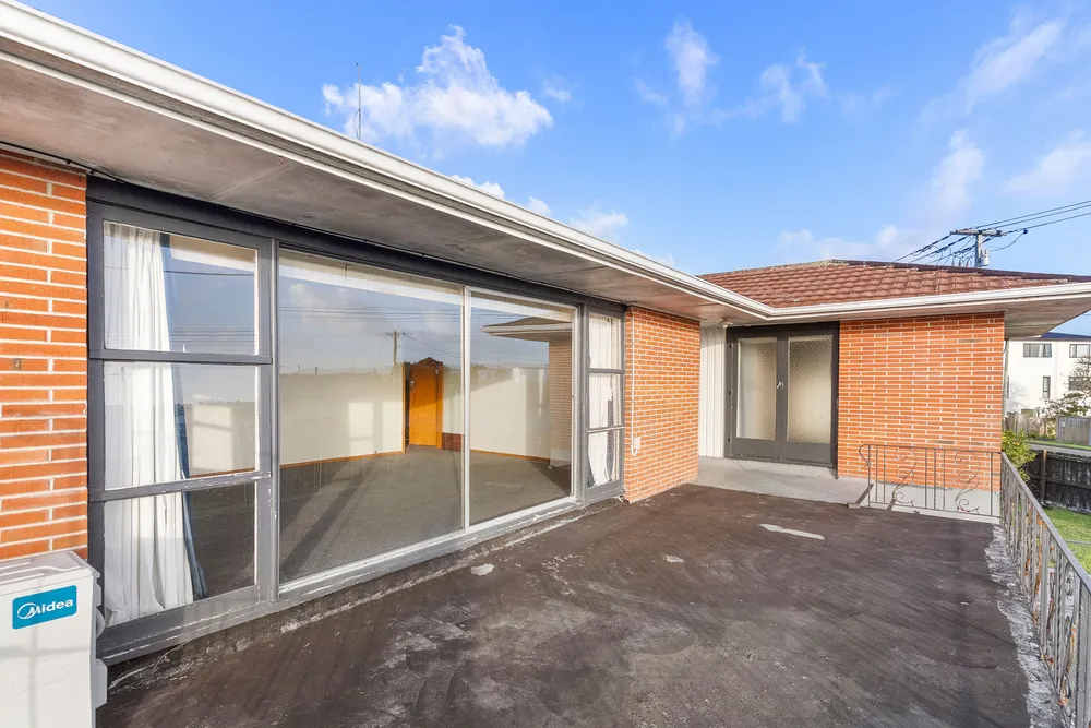 Photos of 739 Te Atatu Road