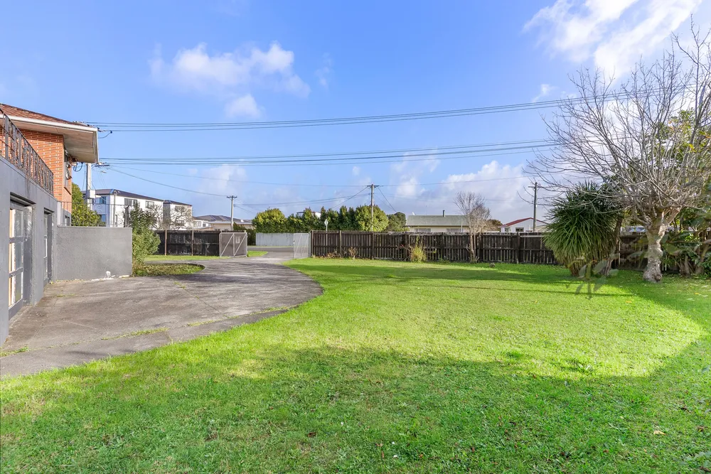 Photos of 739 Te Atatu Road
