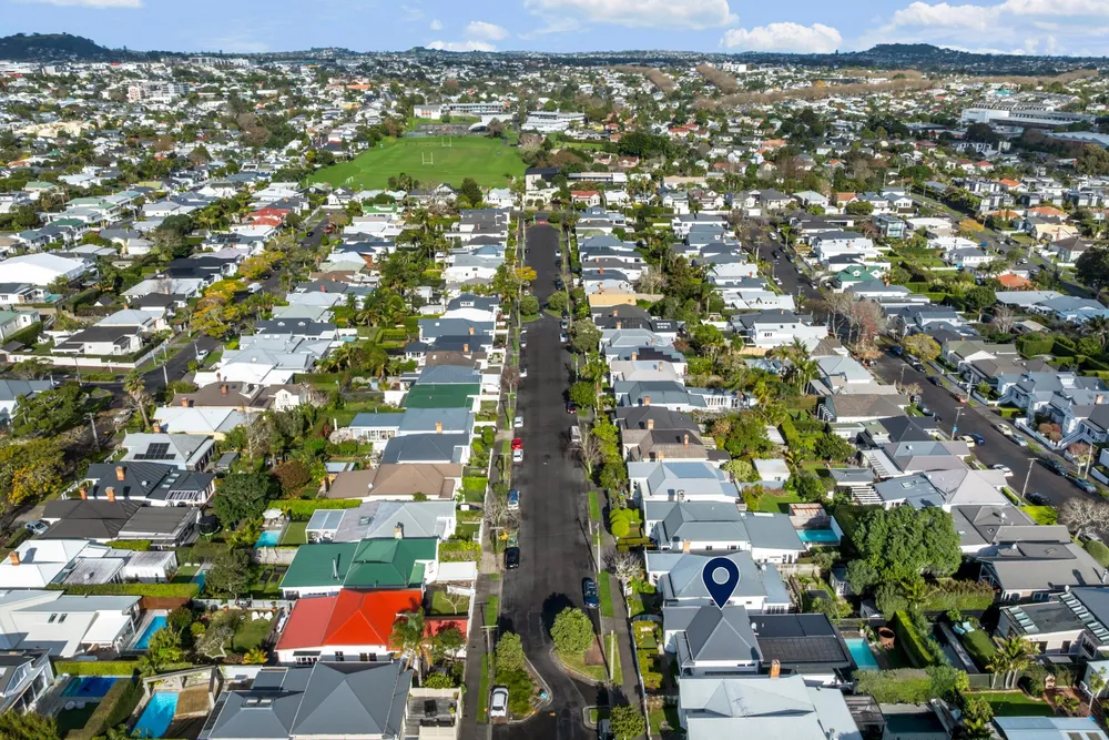Photos of 35 Wanganui Avenue