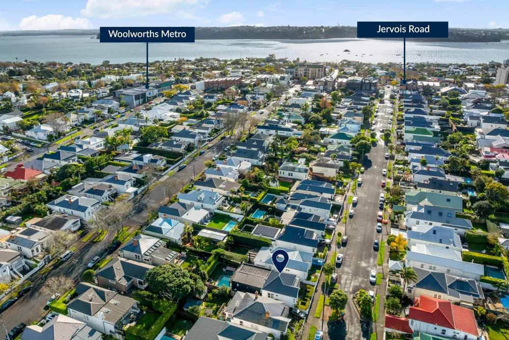 Photos of 35 Wanganui Avenue